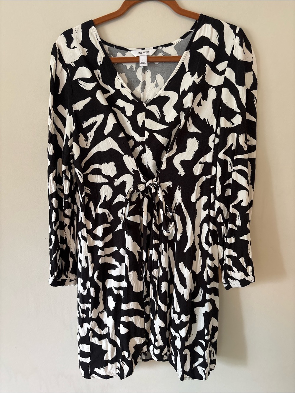 Nine West Sz L Black White Abstract Print Tie-Front Long Sleeve Mini Dress